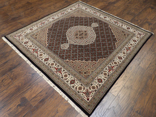 Fine Persian Mahi Tabriz 6 x 6 Hand knotted Rug - w11040