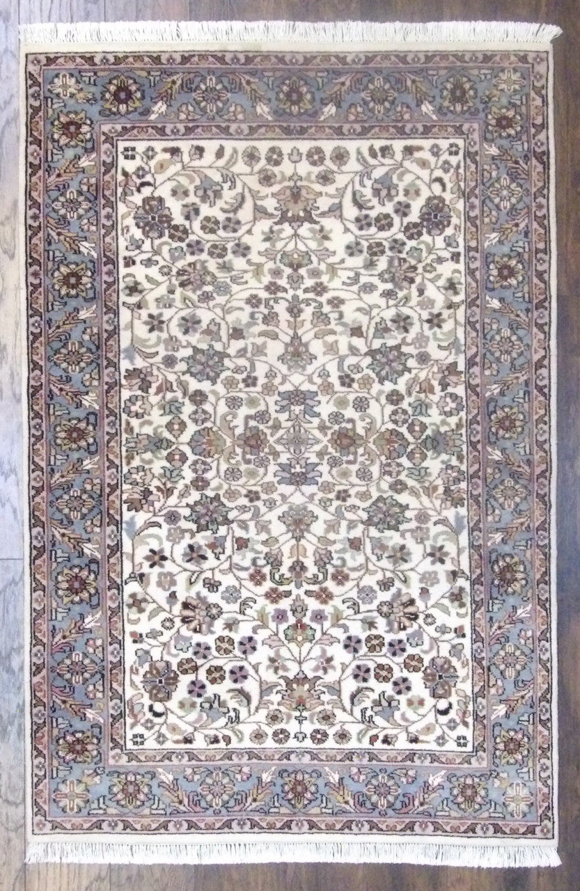 Fine Persian Kashan 4'0"x6'0" Hand-knotted Rug -w11186