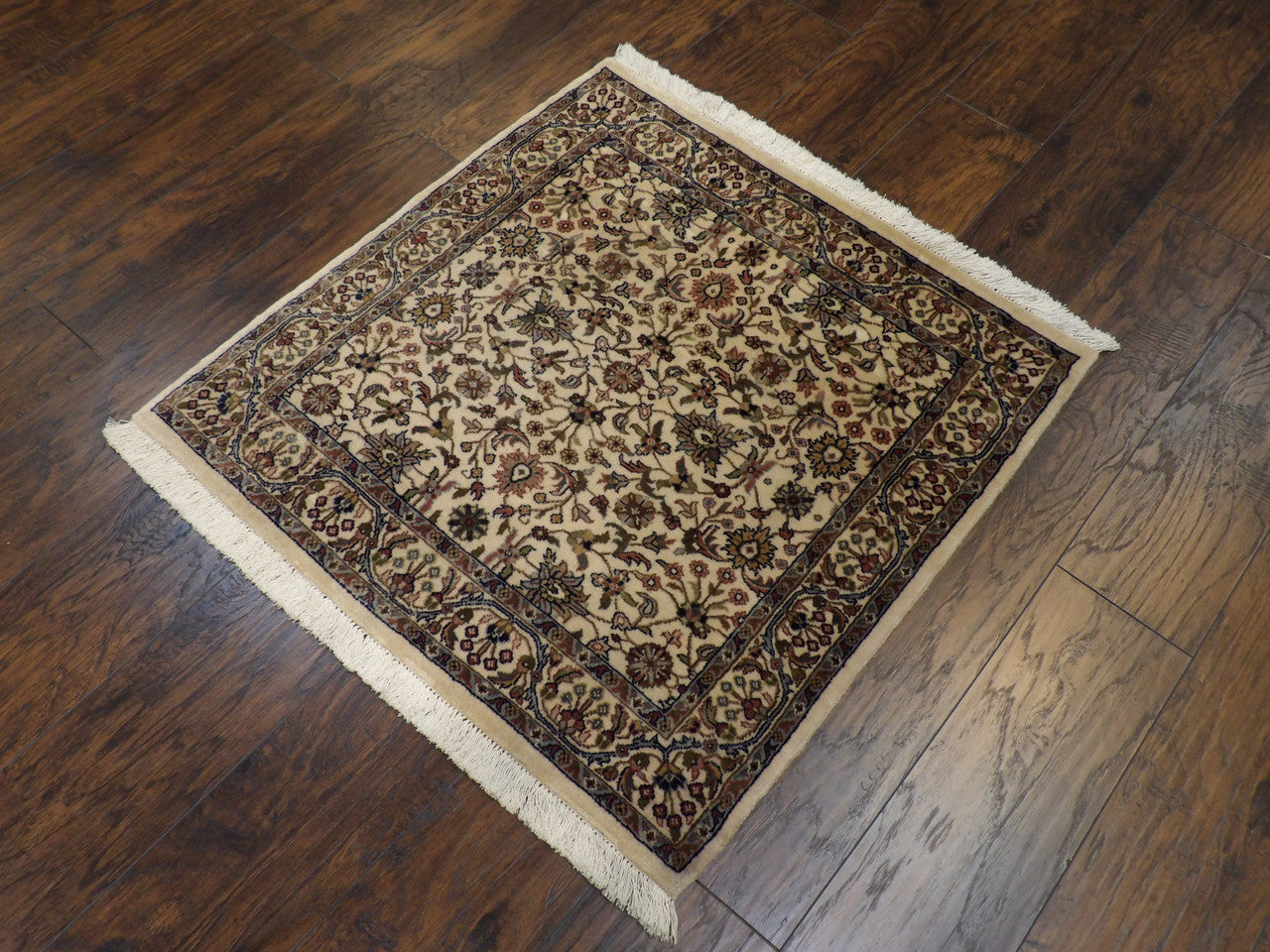 Fine Persian Kashan 4 x 4 Hand knotted Rug - w11214