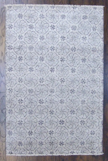Transitional Rose Design 4'0"x6'0" Hand-knotted Rug -w11346