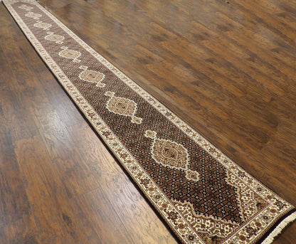 Fine Persian Mahi Tabriz 2'6"x23'0" Hand-knotted Rug -W1195