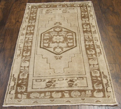 Vintage Oushak 3' x 5' Hand-knotted Rug - w132