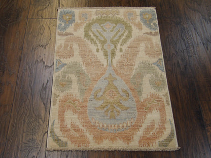 Ikat Chobie Natural-dye White wash 2'0"x3'0" Hand-knotted Rug -w332