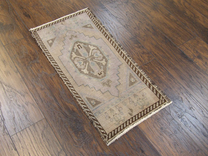 Vintage Turk Anatolian Antique Yastik 2' x 3' Hand-knotted Rug - W342
