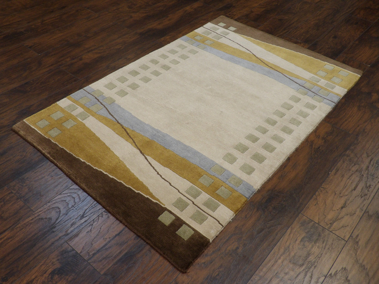 Modern Geometrical Design 4'0"x6'0" Hand-knotted Rug -w358