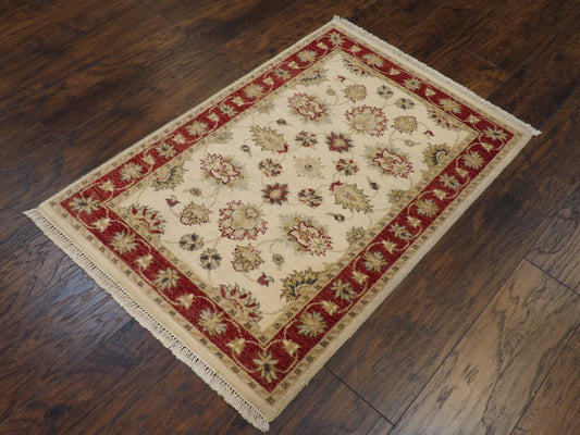 Agra Indo Chobie Hand knotted Wool Rug 2'8" x 4'0" - w530