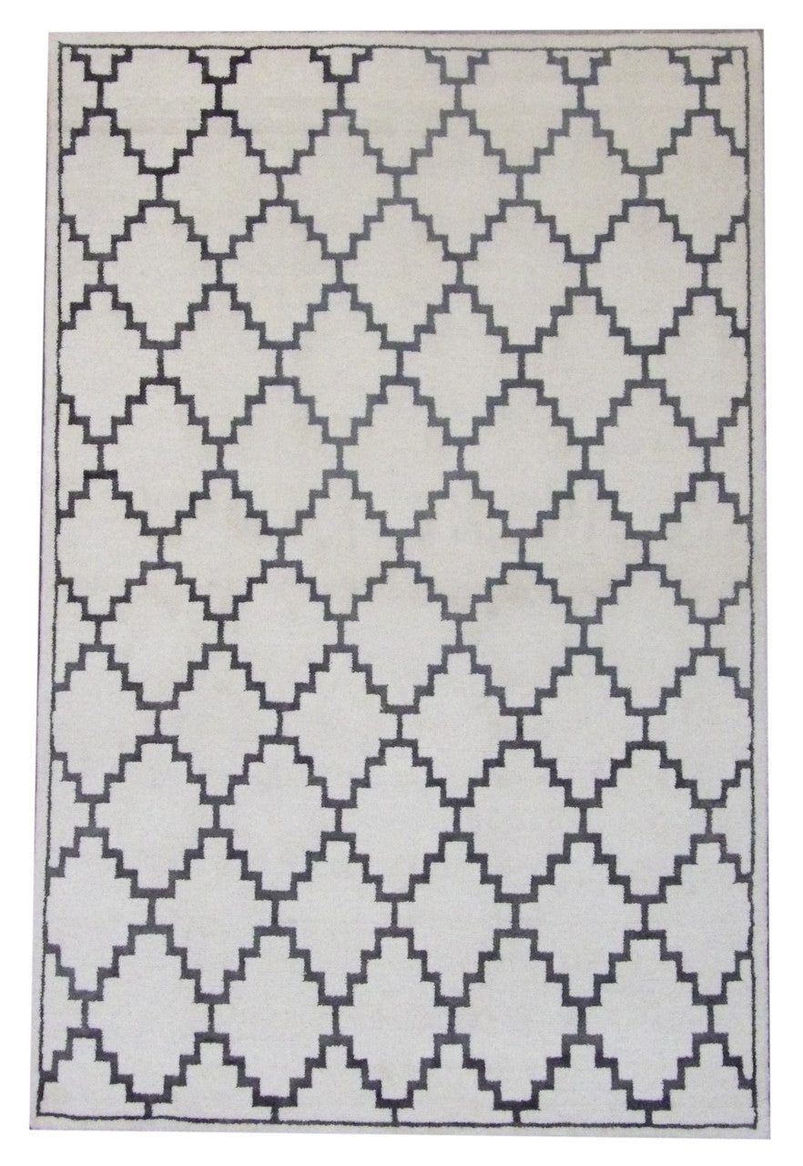 Transitional Moroccan Diamond Design 5'0"x8'0" Hand-knotted Rug -W851