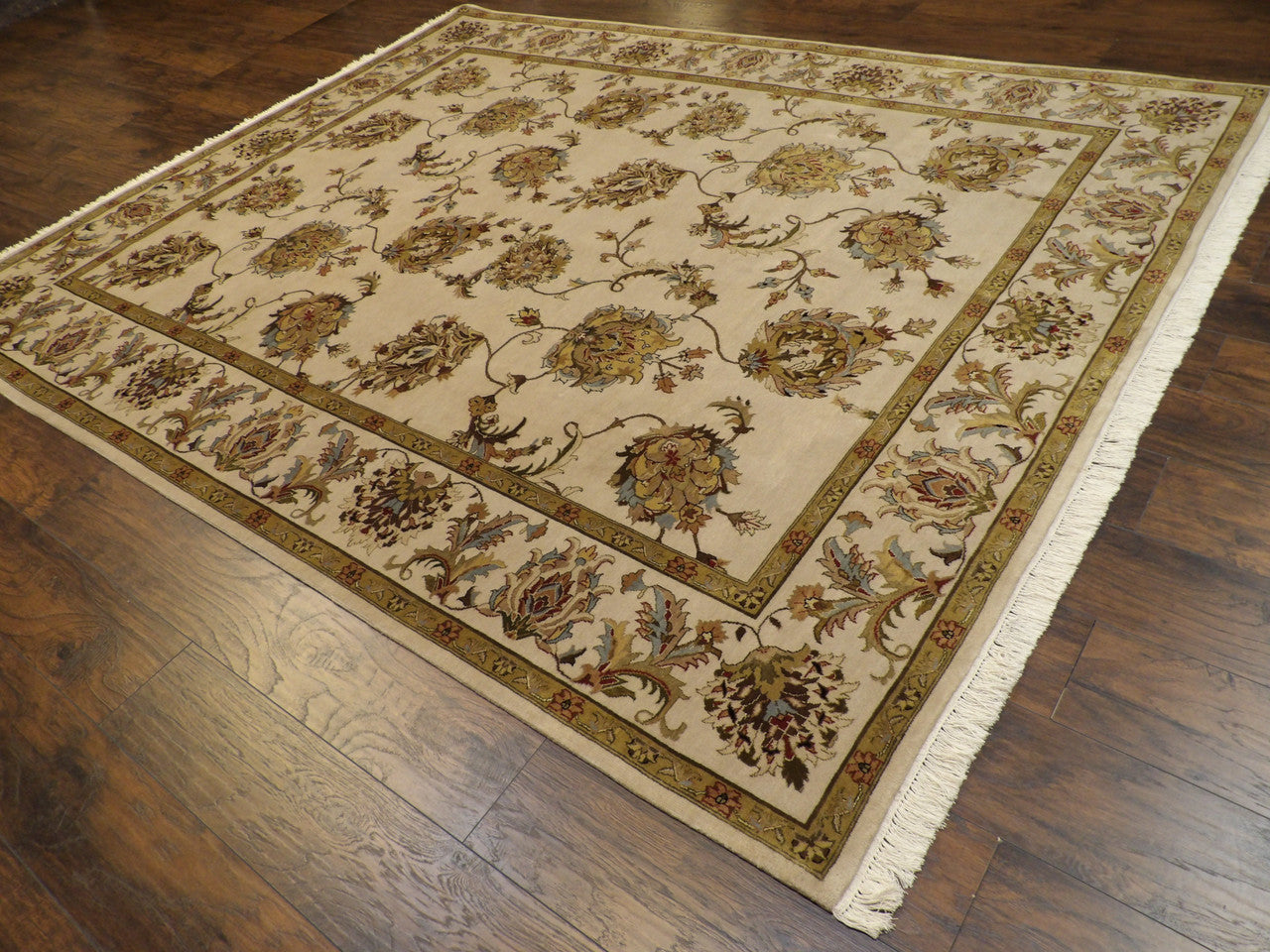 Ivory 8'0" x 10'0" Fine Jaipur Floral Design Hand knotted Wool/Silk Rug - Sku: w952